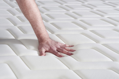 Ensemble Matelas Sommier 140x200 cm - Sommier Blanc (en kit) - Actilatex Soft