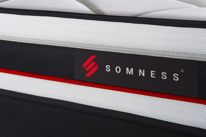 Pack lit complet 140x190 cm - Matelas + Sommier Blanc (en kit) + 2 oreillers + Couette - Form