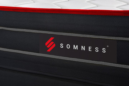 Pack lit complet 180x200 cm - Matelas + Sommier Noir (en kit) + 2 oreillers + Couette - Boost