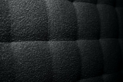 Lit 160x200 cm - Sommier tapissier H29 cm + tête de lit capitonnée - Tissu Bouclette Noir