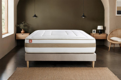 Pack lit complet 140x190 cm - Matelas + Sommier Beige (en kit) + 2 oreillers + Couette - Le Raffiné