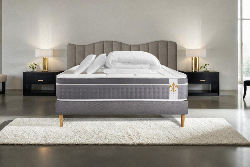Pack lit complet 140x190 cm - Matelas + Sommier Gris (en kit) + 2 oreillers + Couette - Trente