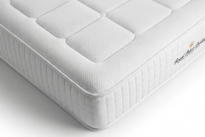 Pack lit complet 140x190 cm - Matelas + Sommier Blanc (en kit) + 2 oreillers + Couette - Balmoral