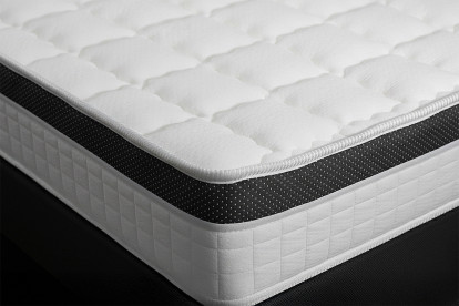 Pack lit complet 160x200 cm - Matelas + Sommier Noir + 2 oreillers + Couette - Supérieur