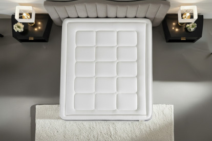 Pack lit complet 200x200 cm - Matelas + Sommier Gris (en kit) + 2 oreillers + Couette - Trente