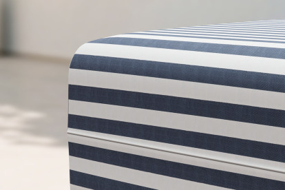 Pouf modulable, mousse écologique et assise ferme  - Tissu extérieur à rayures, blanc et bleu foncé